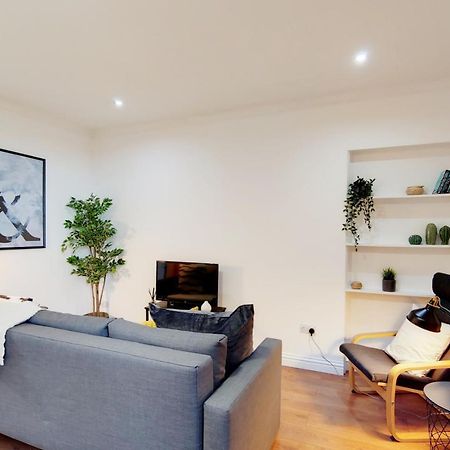 Welcomestay Tooting Broadway 3 Bedroom Apartment Londra Exterior foto